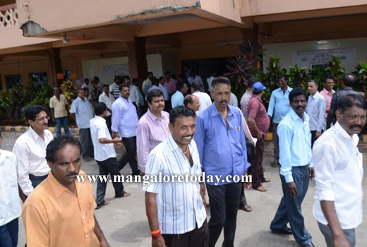 State Govt staff boycott work demanding end to pay disparities 1